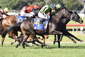 CLEMENTINA DELIVERS AT SANDOWN